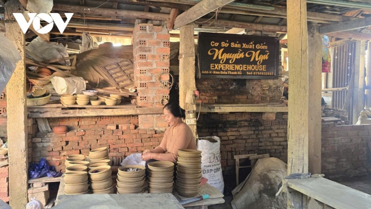 Đến Đà Nẵng, du khách bỏ phố vào làng, “sống thử” đời thôn quê 13 Nhiều năm qua, người dân phố Hội nỗ lực gìn giữ nghề truyền thống