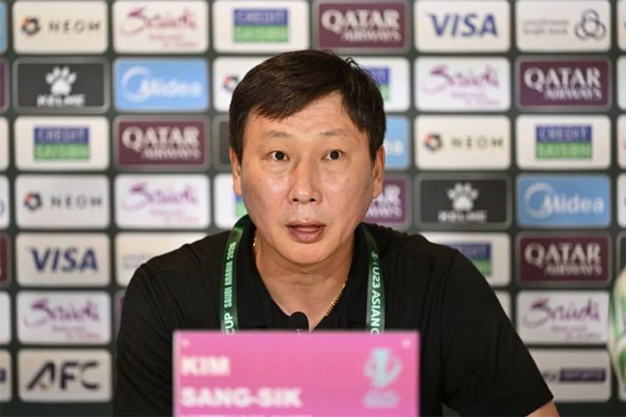 HLV Kim Sang-sik của U-23 Việt Nam. ẢNH: AFC kim-sang-sik.png