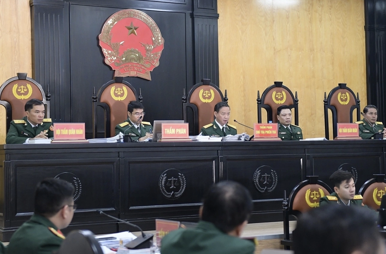 2 cựu thiếu tướng quân đội lãnh án tù trong vụ sân bay Nha Trang- Ảnh 2.