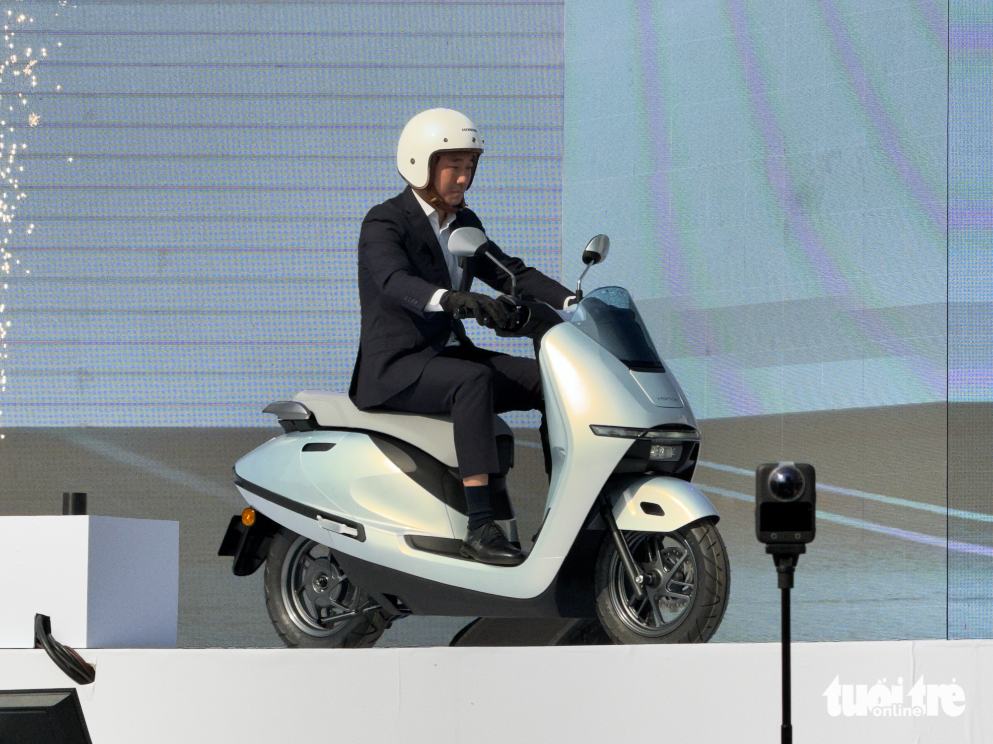 Xe máy điện Honda UC3 ra mắt Việt Nam: 122km/sạc, giá dễ trăm triệu nhưng có thể giảm nhờ một điều - Ảnh 19.