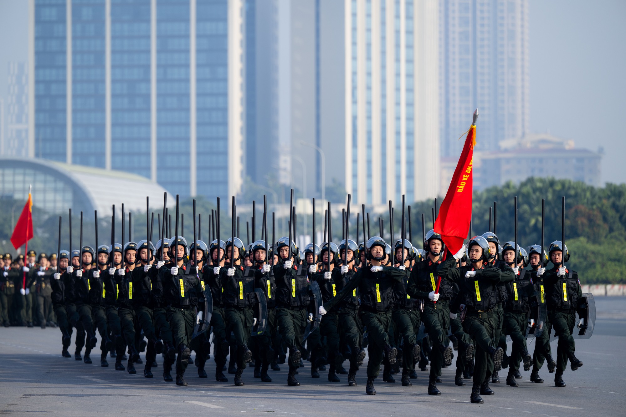 Toàn cảnh Lễ xuất quân và màn diễn tập hoành tráng bảo vệ an ninh Đại hội XIV tại Mỹ Đình- Ảnh 6. Toàn cảnh Lễ xuất quân và màn diễn tập hoành tráng bảo vệ an ninh Đại hội XIV tại Mỹ Đình- Ảnh 6.