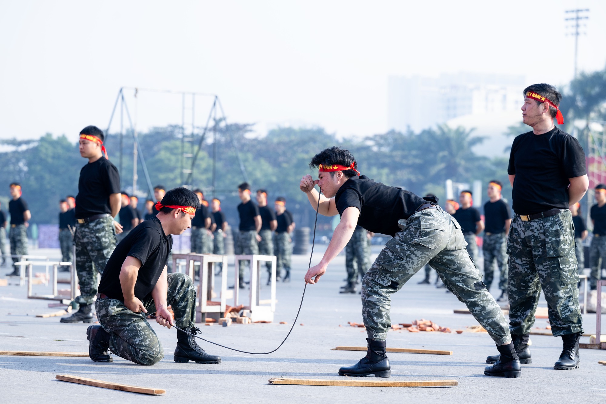 Toàn cảnh Lễ xuất quân và màn diễn tập hoành tráng bảo vệ an ninh Đại hội XIV tại Mỹ Đình- Ảnh 27. Toàn cảnh Lễ xuất quân và màn diễn tập hoành tráng bảo vệ an ninh Đại hội XIV tại Mỹ Đình- Ảnh 27.