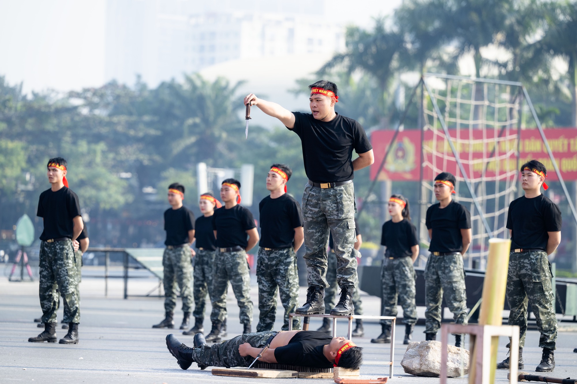 Toàn cảnh Lễ xuất quân và màn diễn tập hoành tráng bảo vệ an ninh Đại hội XIV tại Mỹ Đình- Ảnh 28. Toàn cảnh Lễ xuất quân và màn diễn tập hoành tráng bảo vệ an ninh Đại hội XIV tại Mỹ Đình- Ảnh 28.