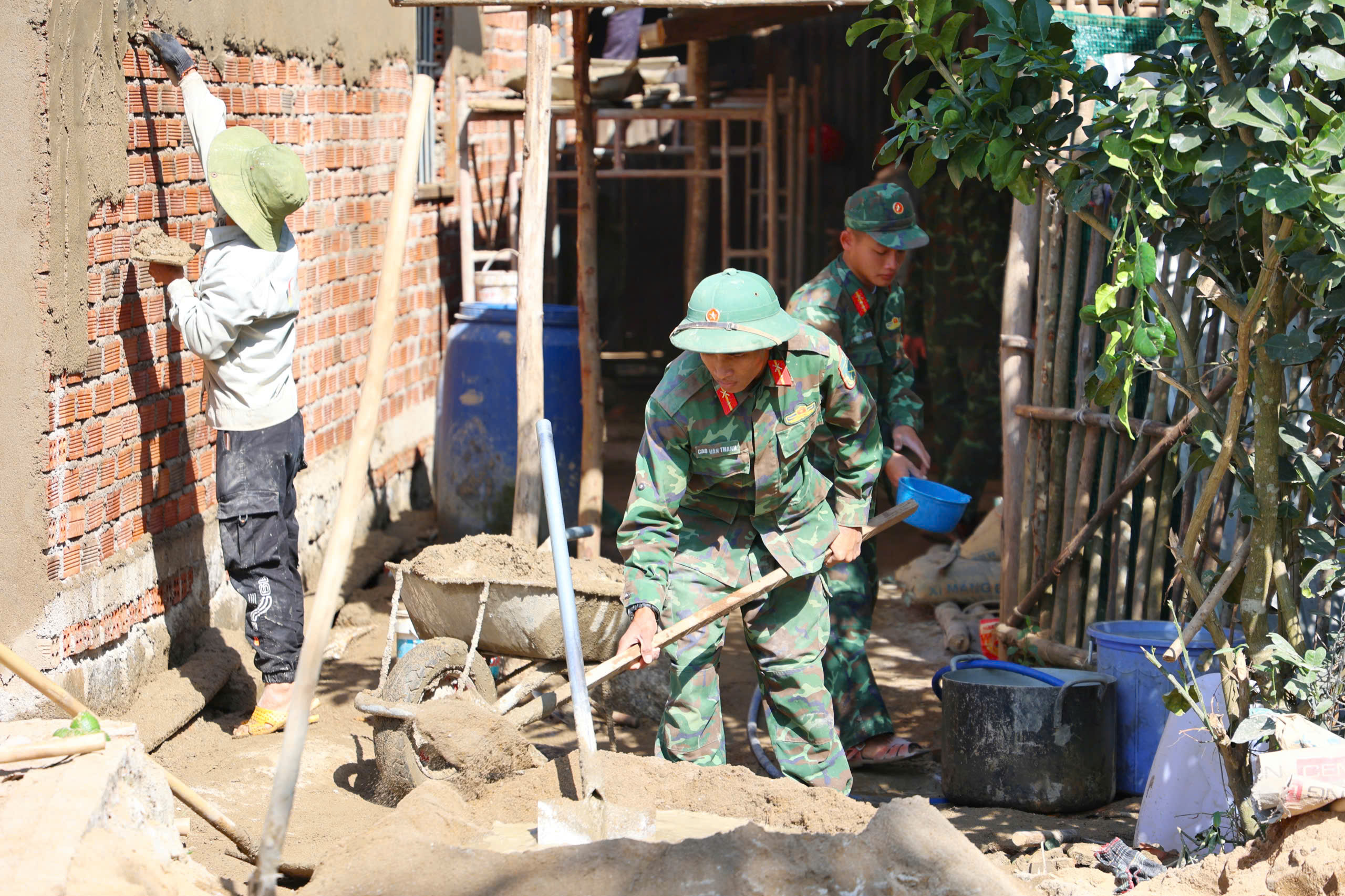 Khánh Hòa: Bàn giao 64 căn nhà của ‘Chiến dịch Quang Trung’- Ảnh 5.