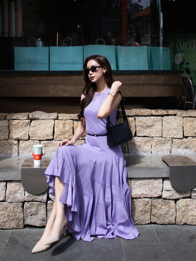 Đồng hồ mặt tròn, món phụ kiện 'nhỏ nhưng có võ'- Ảnh 7. Đồng hồ mặt tròn, món phụ kiện 'nhỏ nhưng có võ'- Ảnh 7.