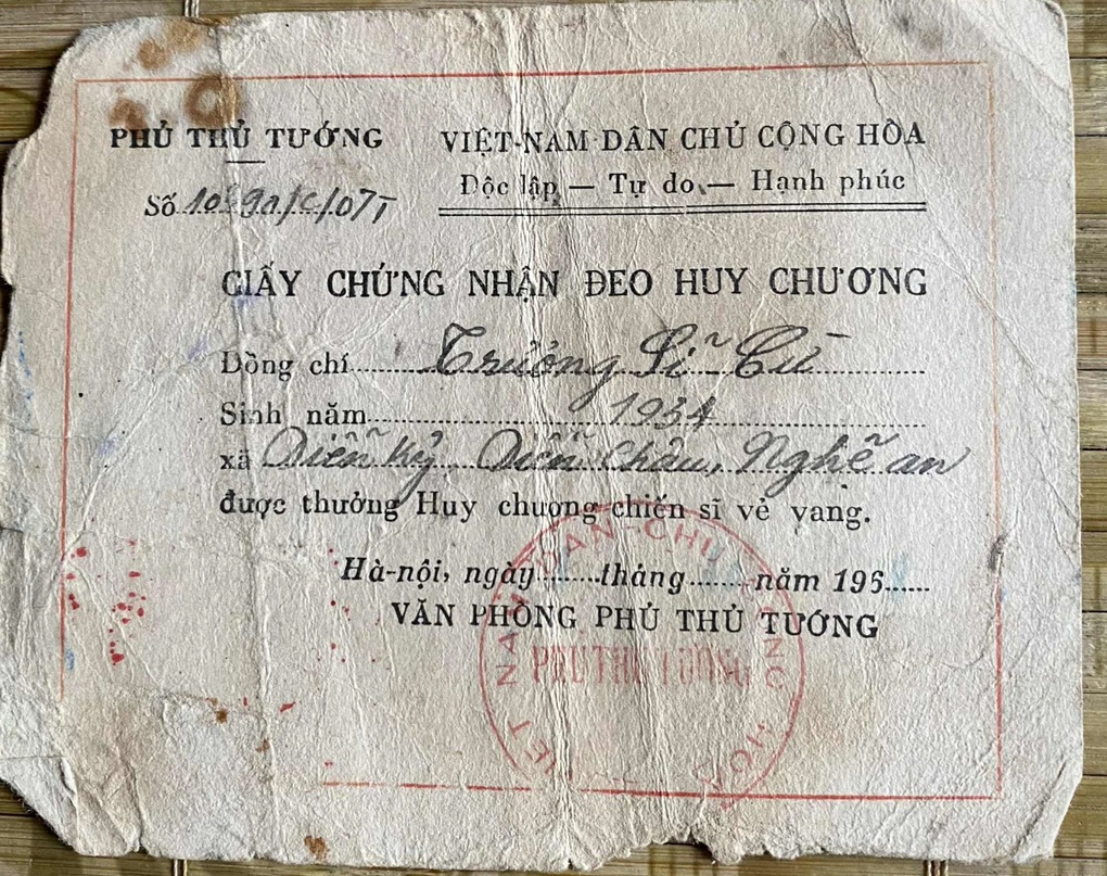 Cô gái khoe bố sở hữu bằng đại học hàng hiếm, ông là diễn viên đời đầu - 7