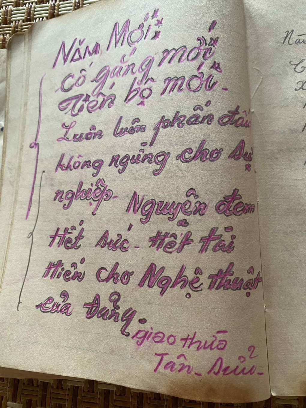 Cô gái khoe bố sở hữu bằng đại học hàng hiếm, ông là diễn viên đời đầu - 9