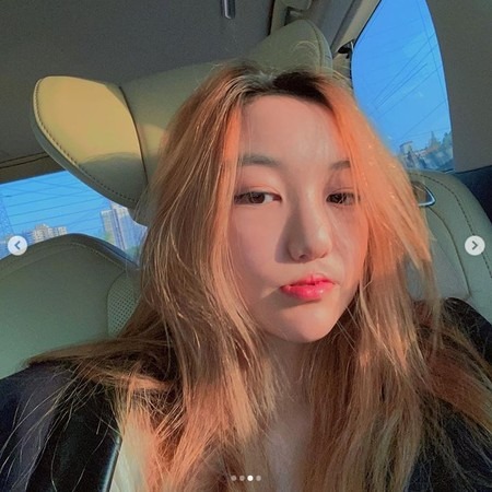 Con gái Vương Phi diện mạo khó tin sau 4 lần phẫu thuật hở hàm ếch, đã có bạn trai ở tuổi 20- Ảnh 2. Con gái Vương Phi diện mạo khó tin sau 4 lần phẫu thuật hở hàm ếch, đã có bạn trai ở tuổi 20- Ảnh 2.