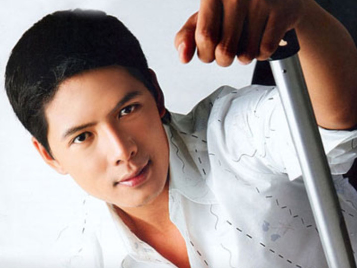 Thiên Lôi đẹp trai nhất Táo Quân: Bỏ showbiz làm kinh doanh, U50 viên mãn- Ảnh 2.