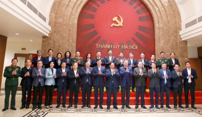 Tổng Bí thư Tô Lâm, Thủ tướng Phạm Minh Chính, Chủ tịch Quốc hội Trần Thanh Mẫn, cùng đại biểu dự cuộc làm việc sáng 10/1. Ảnh: Cổng thông tin Đảng Cộng sản