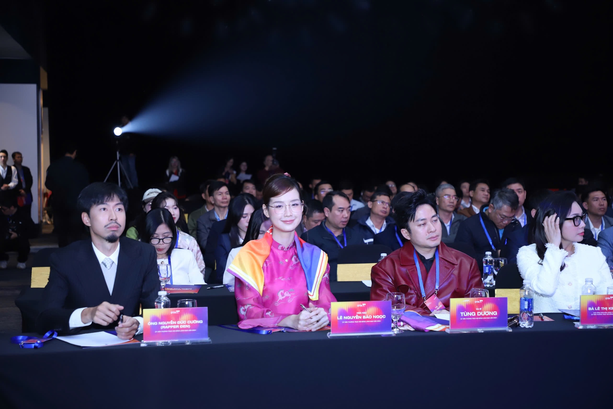 Cục phó An ninh mạng: một nhấp chuột cũng có thể thành nạn nhân của lừa đảo - Ảnh 3.