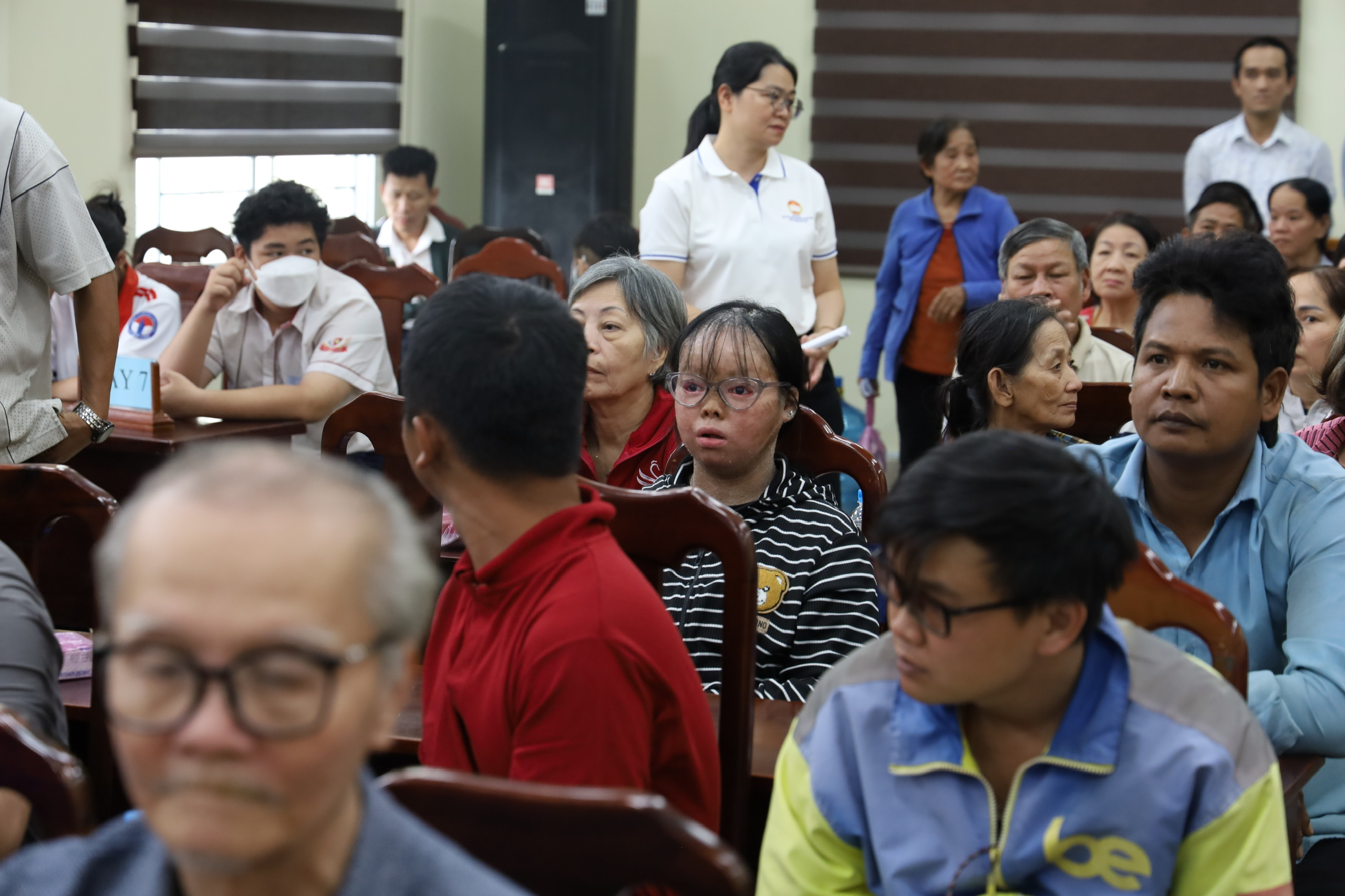 TPHCM trao thẻ BHYT, tặng quà Tết cho người dân khó khăn ở xã Tân Vĩnh Lộc 2 TPHCM trao thẻ BHYT, tặng quà Tết cho người dân khó khăn xã Tân Vĩnh Lộc - Ảnh 2.