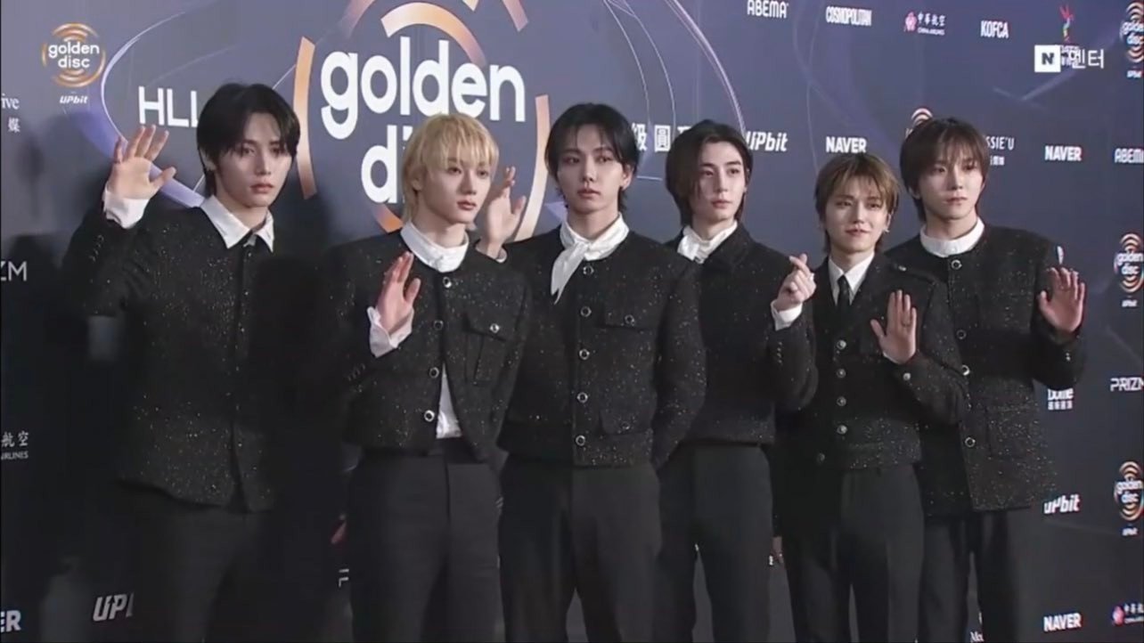 ZEROBASEONE, BOYNEXTDOOR, ENHYPEN, ATEEZ, Stray Kids cùng chọn tông đen. Hội nam thần nổi danh của Gen 4, 5 như Hyunjin, Leehan, Sunghoon... đều tụ hội tại GDA 2026 khiến hội multi-fan nức lòng.