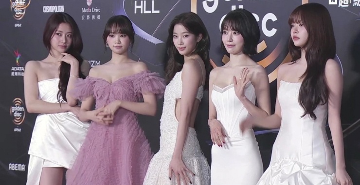 Thảm đỏ GDA 2026: Jennie "đỏ là thần", Wonyoung "cũ nhưng vàng", quá nhiều hoàng tử - 9