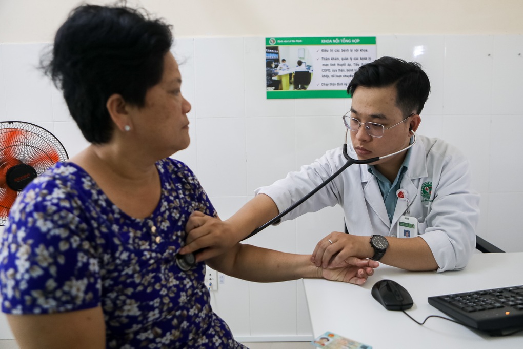 Lãnh đạo Sở Y tế chỉ ra câu chuyện con gà - quả trứng trong y tế cơ sở - 2