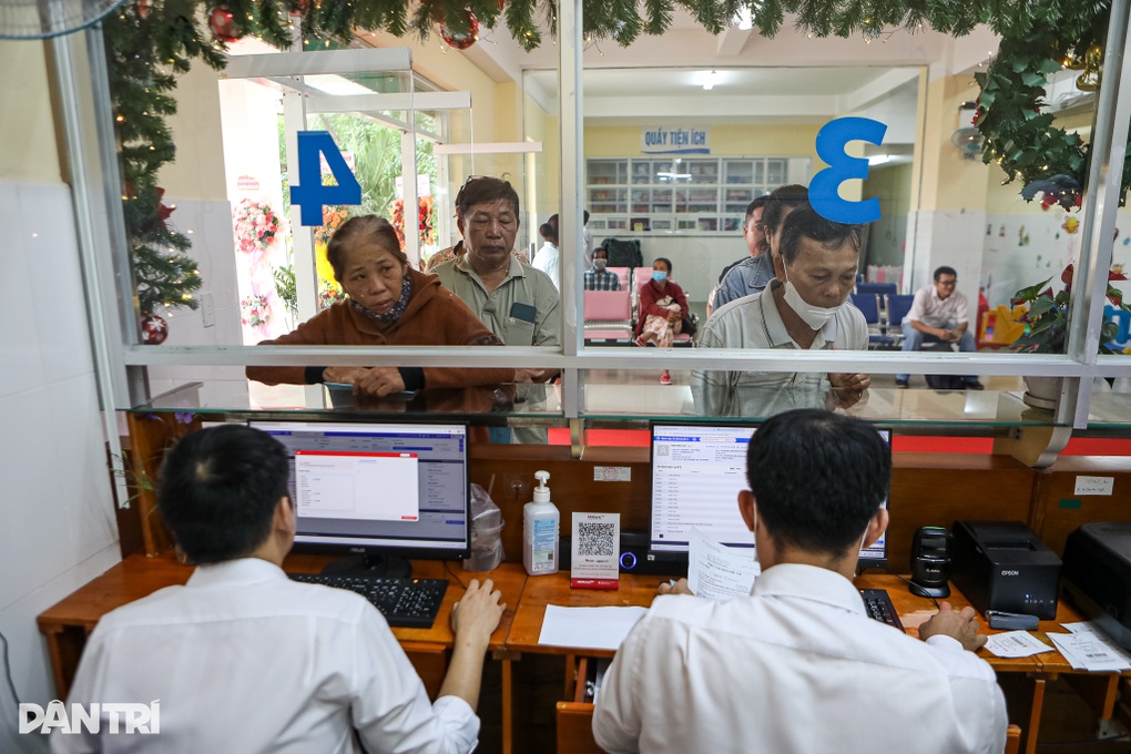 Những áp lực “chưa từng có tiền lệ” của ngành y tế TPHCM năm 2025 - 2