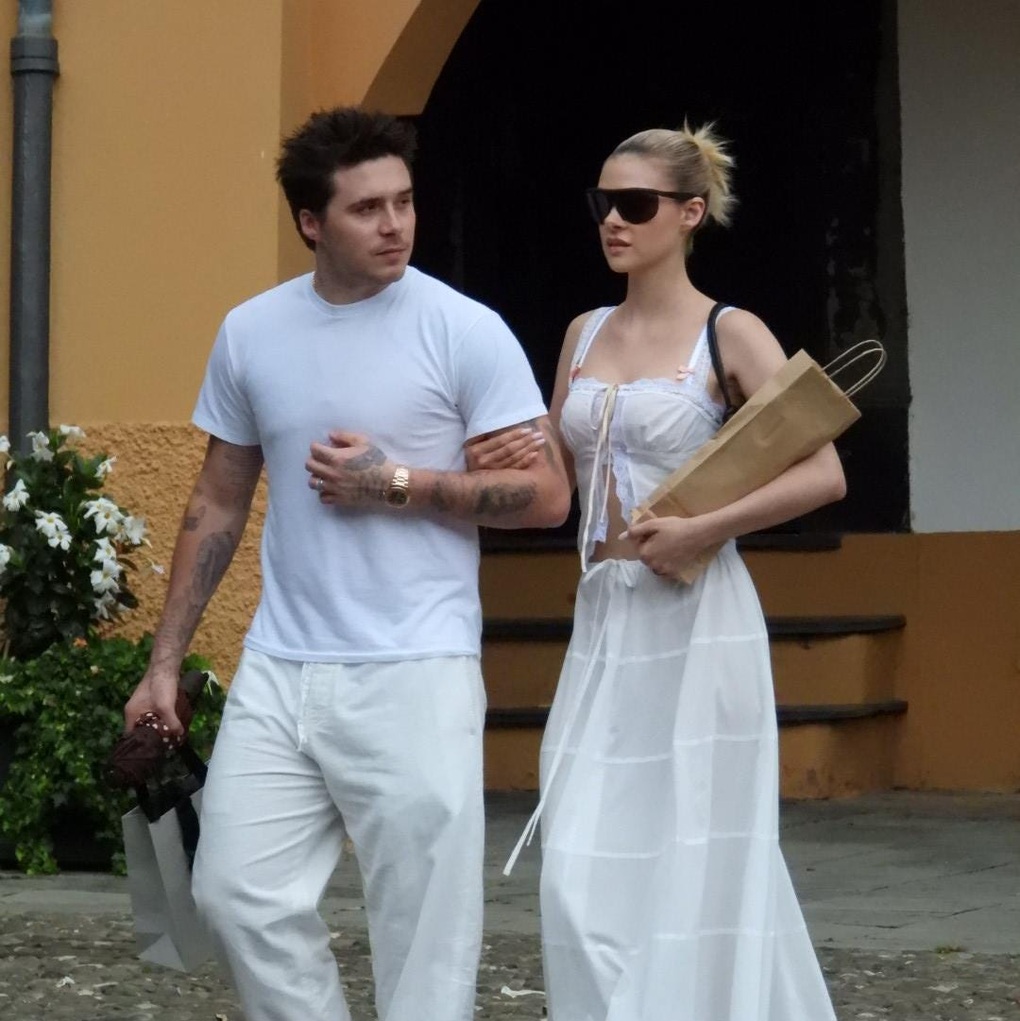 Sau tối hậu thư dành cho bố mẹ, Brooklyn Beckham tiếp tục nịnh vợ - 3