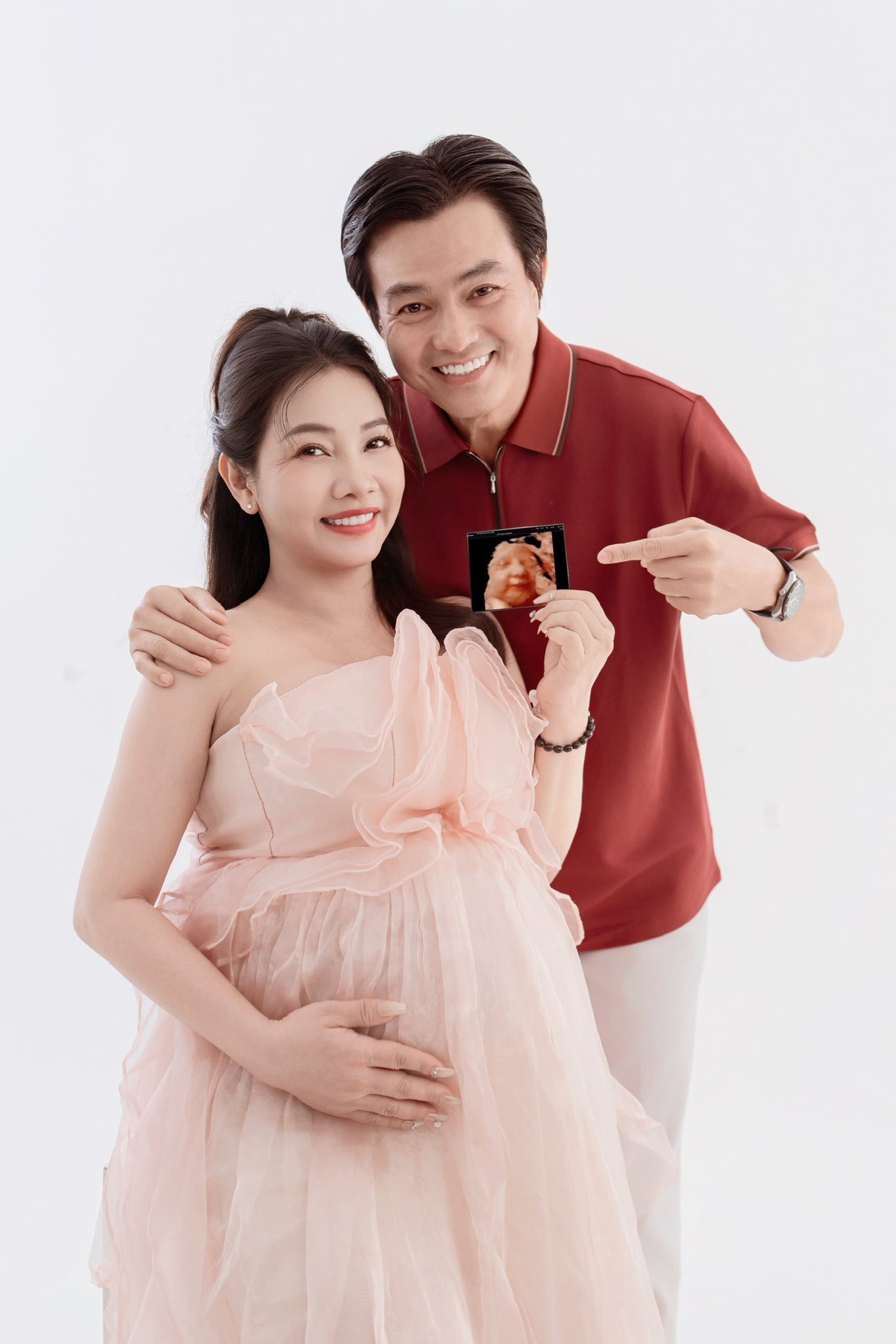 Cao Minh Đạt và vợ cầu con suốt 10 năm, lần đầu làm bố ở tuổi 51 - 3 Cao Minh Đạt và vợ cầu con suốt 10 năm, lần đầu làm bố ở tuổi 51 - 3