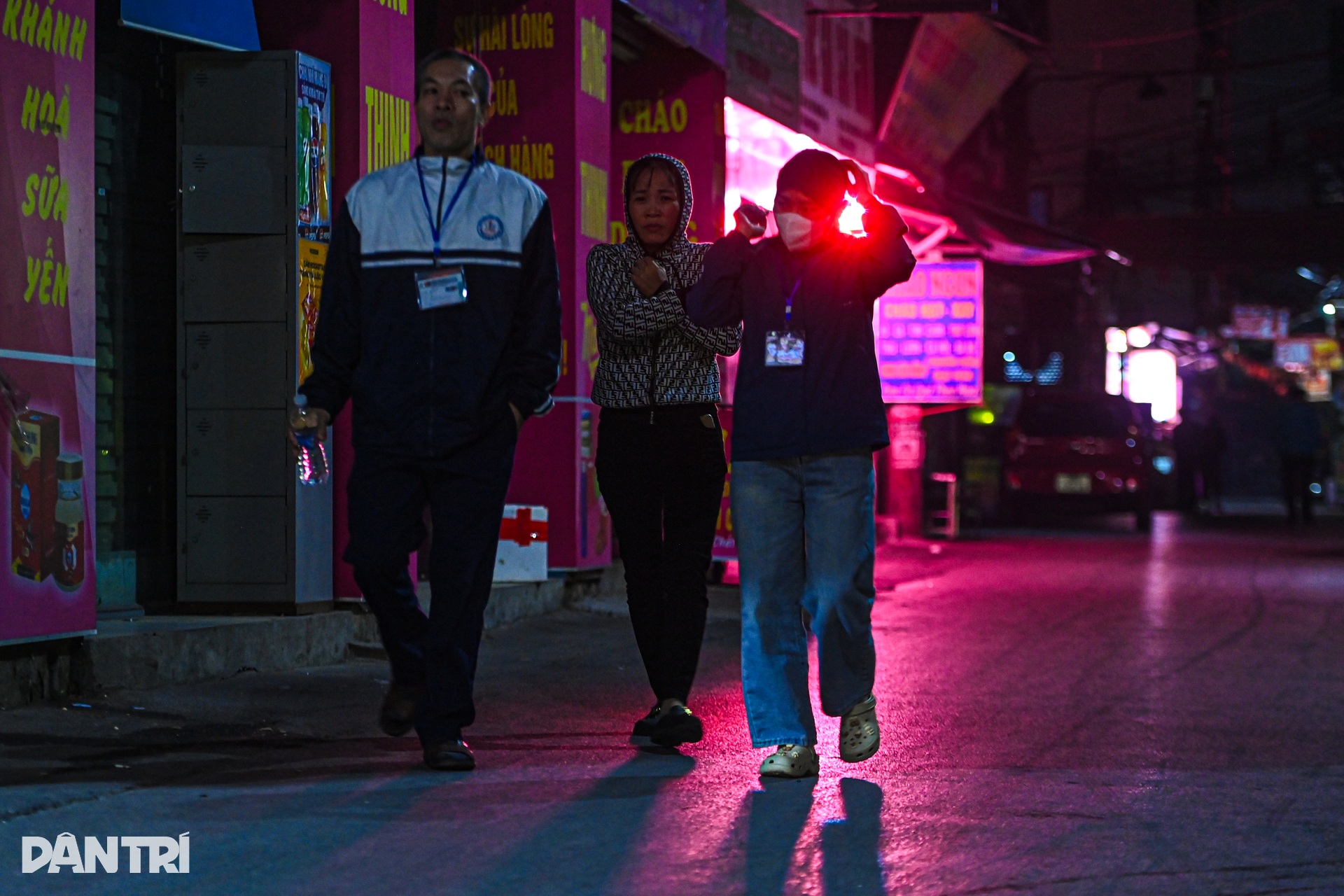 Những chuyến xạ trị lúc nửa đêm oằn mình trong giá rét của xóm ung thư - 5