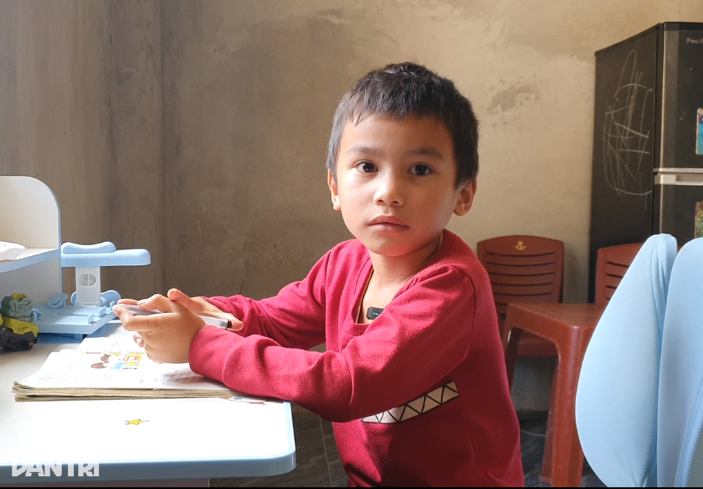 Người mẹ trẻ nỗ lực vươn lên nhờ tấm lòng bạn đọc báo Dân trí - 5