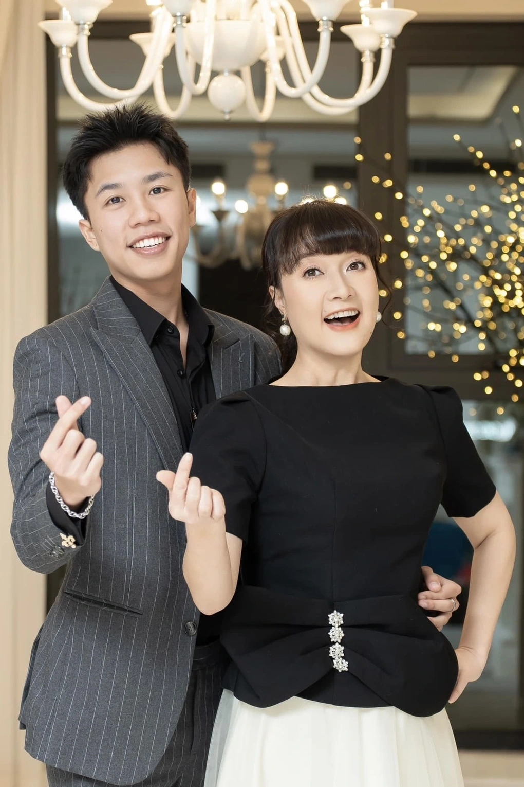 Cuộc sống sau ánh đèn sân khấu của dàn sao nữ tham gia Táo quân - 2