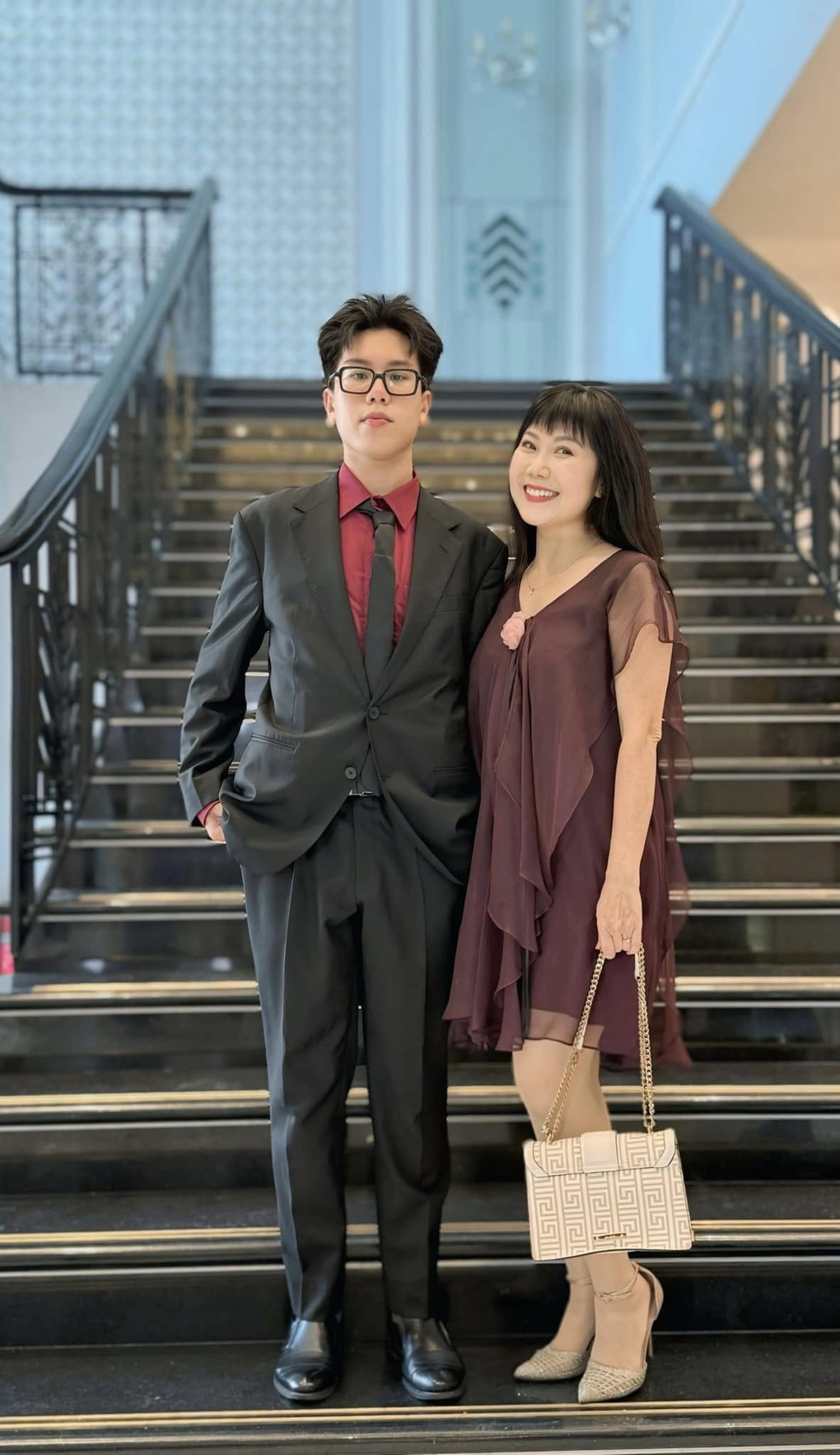 Cuộc sống sau ánh đèn sân khấu của dàn sao nữ tham gia Táo quân - 4