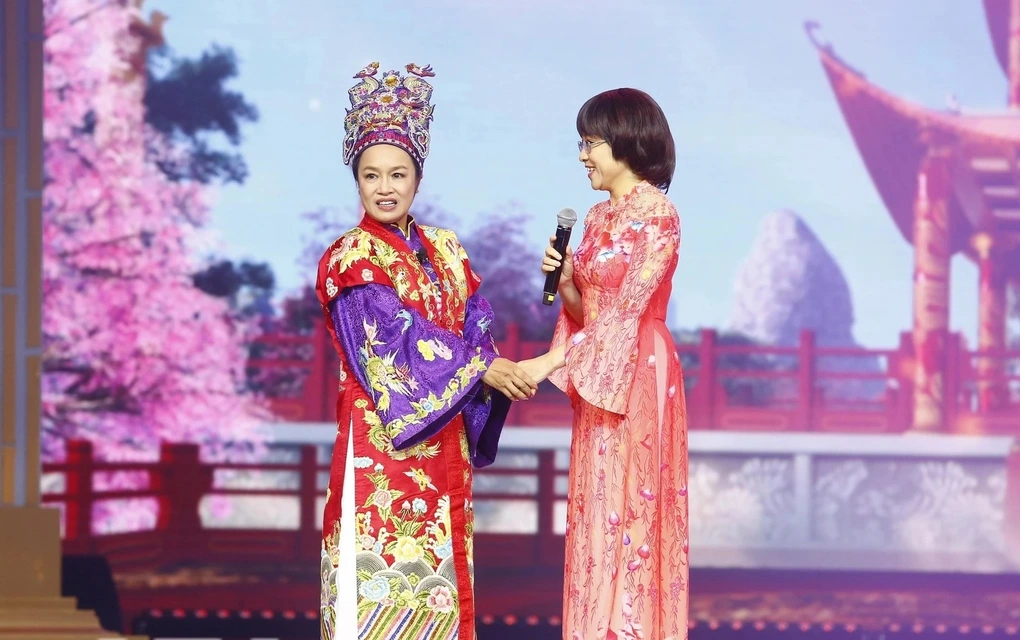 Cuộc sống sau ánh đèn sân khấu của dàn sao nữ tham gia Táo quân - 6