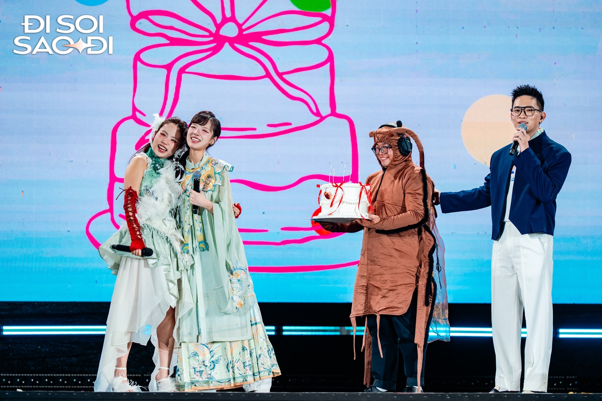 Chơi lớn như Phương Mỹ Chi: Fanmeeting 0 đồng mời cả sao Cbiz, mang sân khấu Sing! Asia đến chiều fan- Ảnh 7.