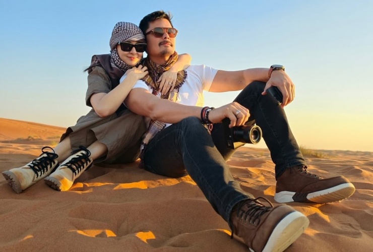 Gu mặc sánh đôi của vợ chồng 'Sao đẹp nhất Philippines' - 8