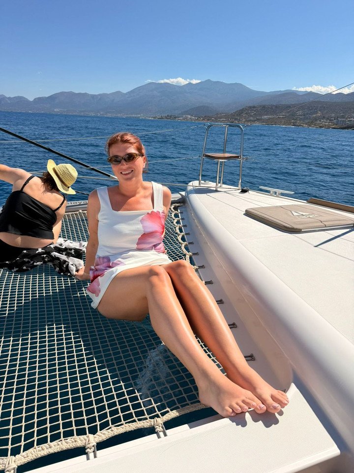 Từng nặng gần 137kg, cô gái lột xác giảm 54kg nhờ quy tắc đơn giản 5 Daisie bắt đầu chế độ ăn kiêng 1:1 của Cambridge Weight Plan vào năm 2023.