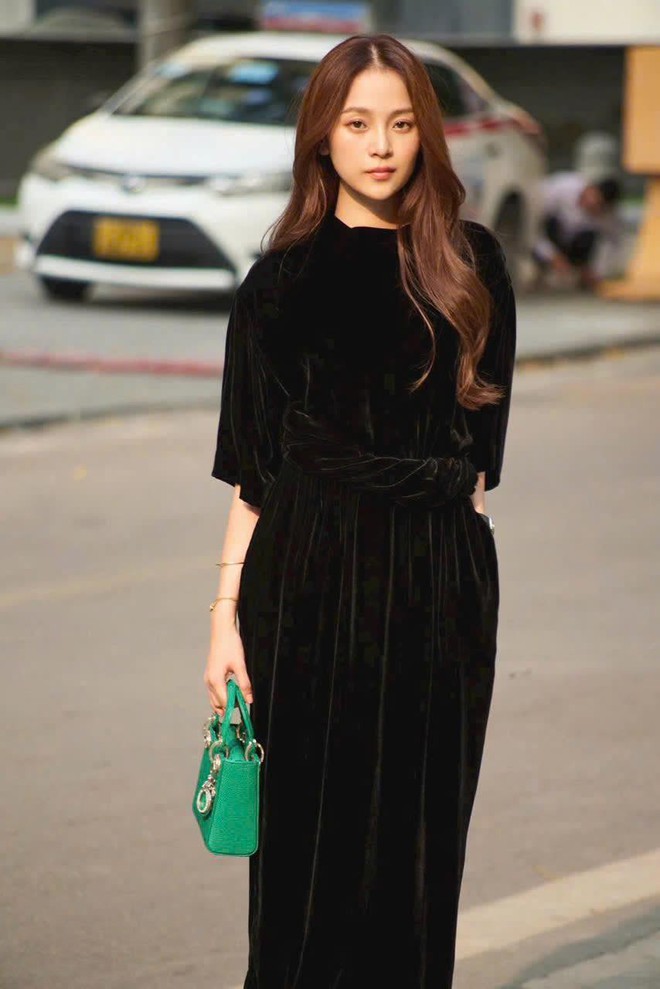 Váy dáng dài từ lụa, nhung the, organza đặc sắc, hoàn hảo cho mùa lạnh- Ảnh 8.