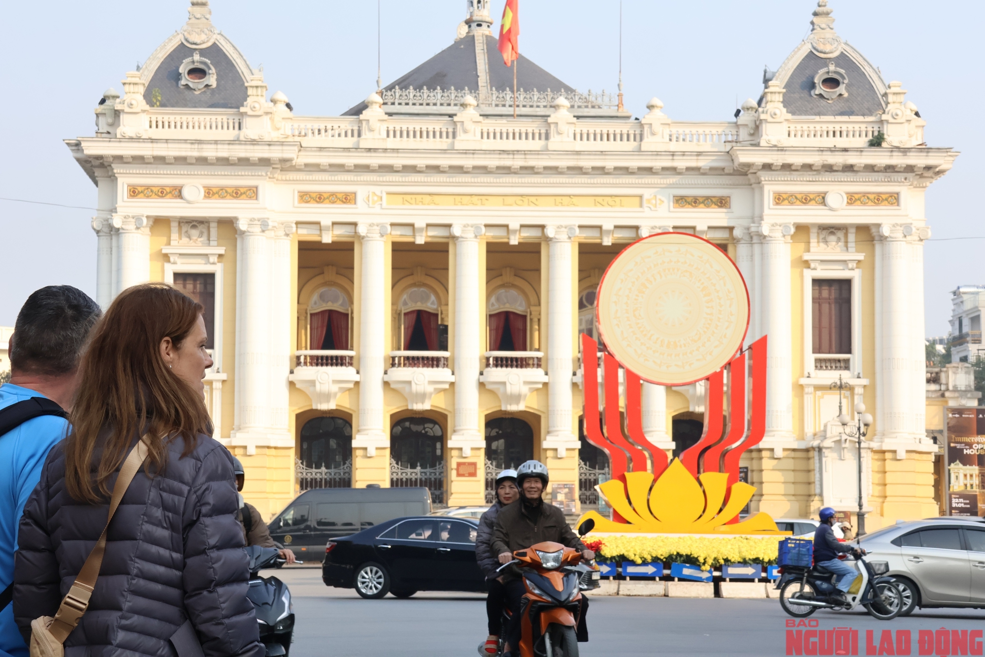 VIDEO: Hà Nội rực rỡ cờ, hoa chào mừng Đại hội XIV của Đảng - Ảnh 19.