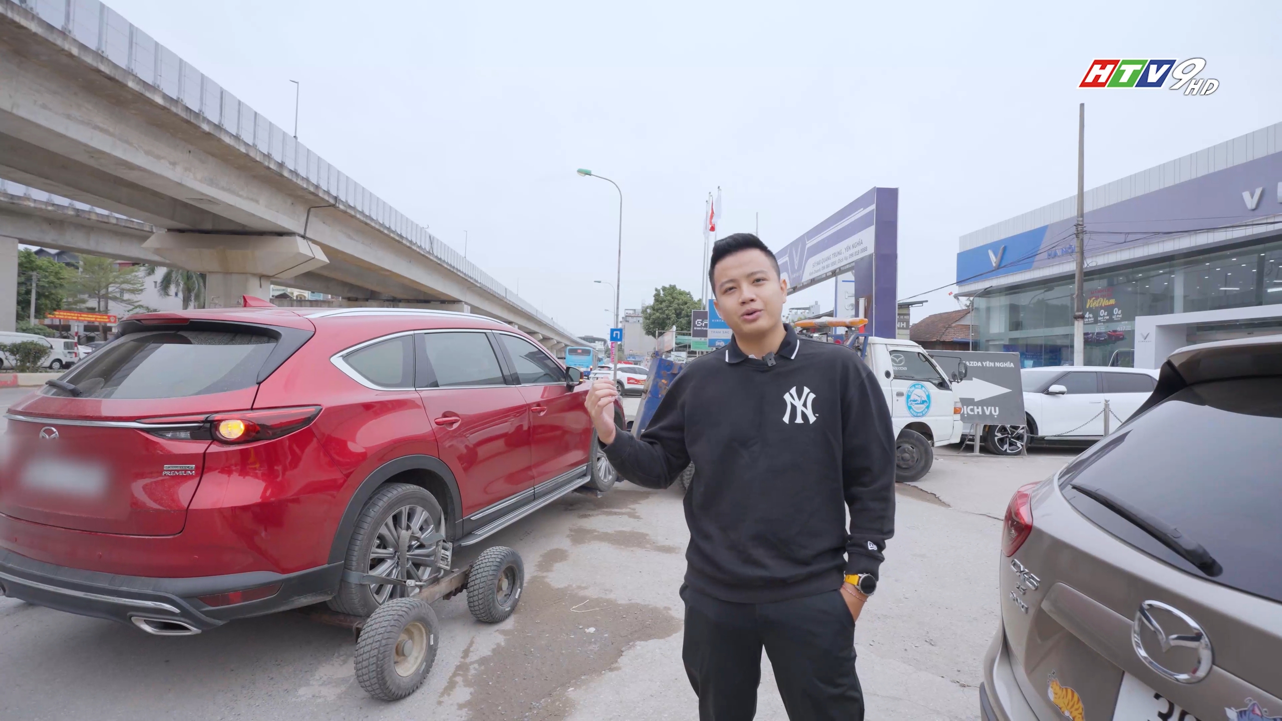 Thử gọi cứu hộ VETC trên cao tốc: 'Cân' cả xe điện nặng như VF 9, xe sang khóa bánh, mất số - Ảnh 9.