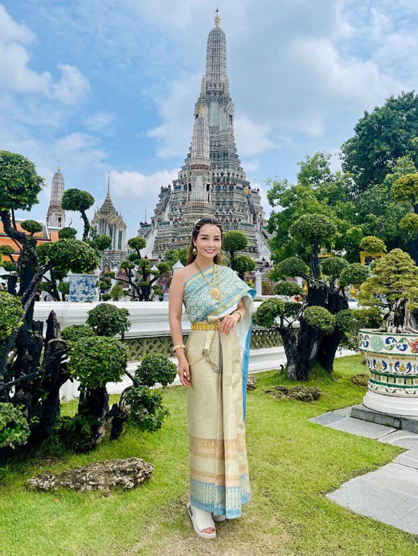 Nhờ chăm chút da kỹ lưỡng nên Mai Thu Huyền vẫn tự tin khoe nhan sắc tuổi U50.