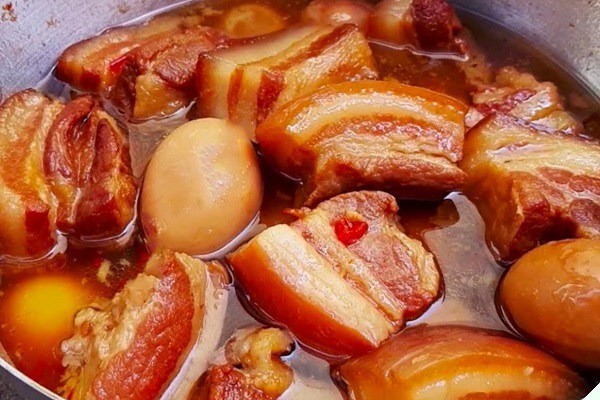 Dù là món ăn truyền thống quen thuộc trong nhiều gia đình, thịt kho tàu lại không phù hợp với người tiểu đường.