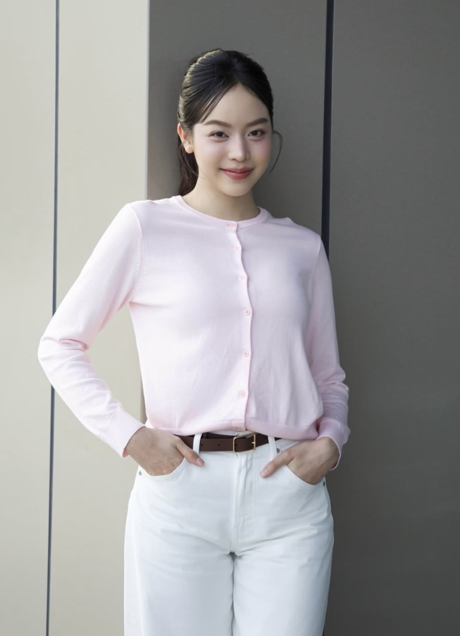 Phong cách thường ngày thêm duyên dáng với áo cardigan- Ảnh 7.