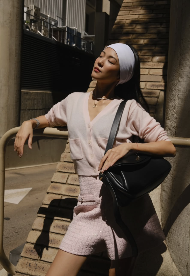 Phong cách thường ngày thêm duyên dáng với áo cardigan- Ảnh 9.