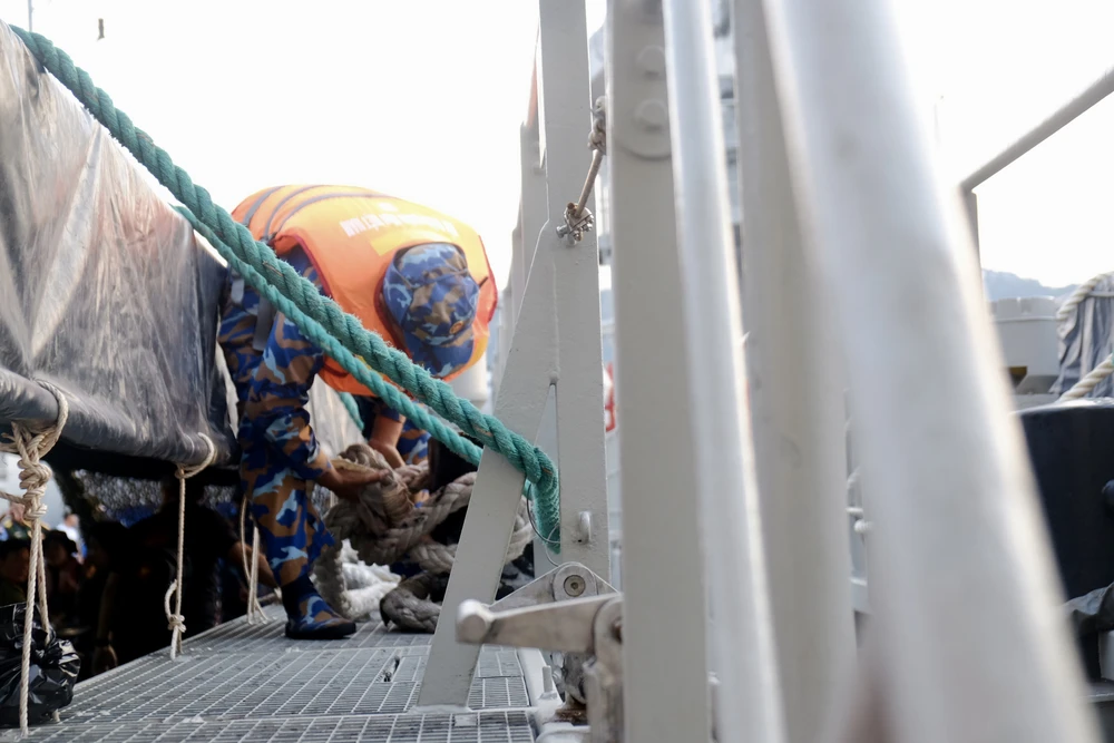 tàu 528 vùng 5 hải quân 7.jpg