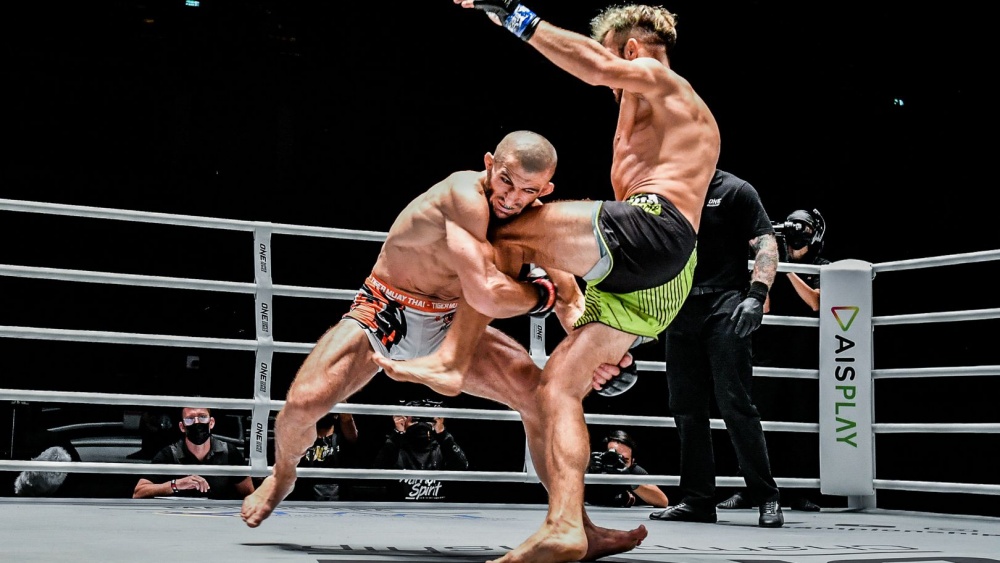 Tuyệt kỹ hiếm hoi của Kim Dung bước lên được võ đài MMA - Ảnh 4.