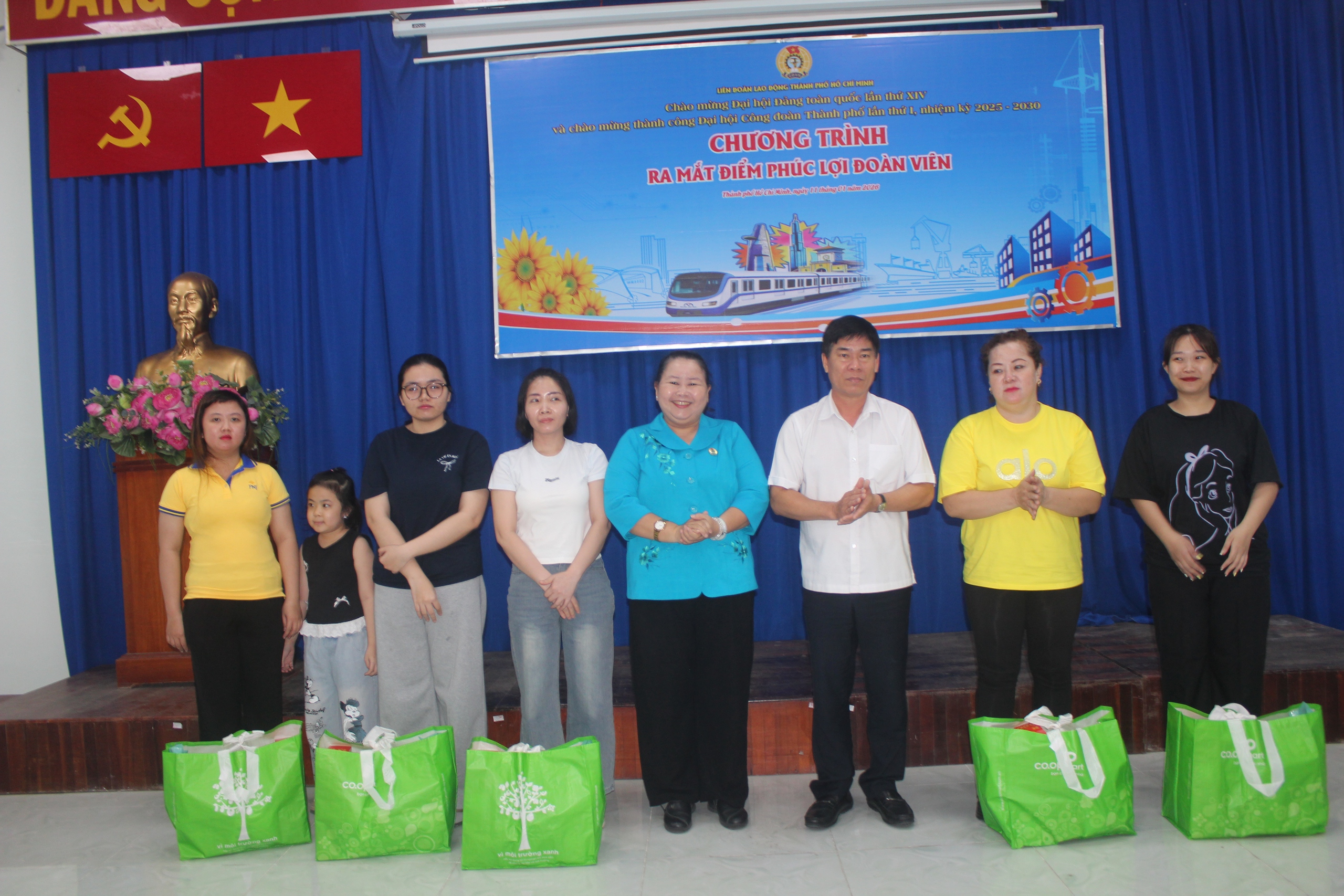 Ra mắt Điểm phúc lợi đoàn viên tại cư xá Thanh Đa, phường Bình Quới 4 LĐLĐ TPHCM ra mắt Điểm phúc lợi đoàn viên để chăm lo cho đoàn viên - lao động - Ảnh 4.