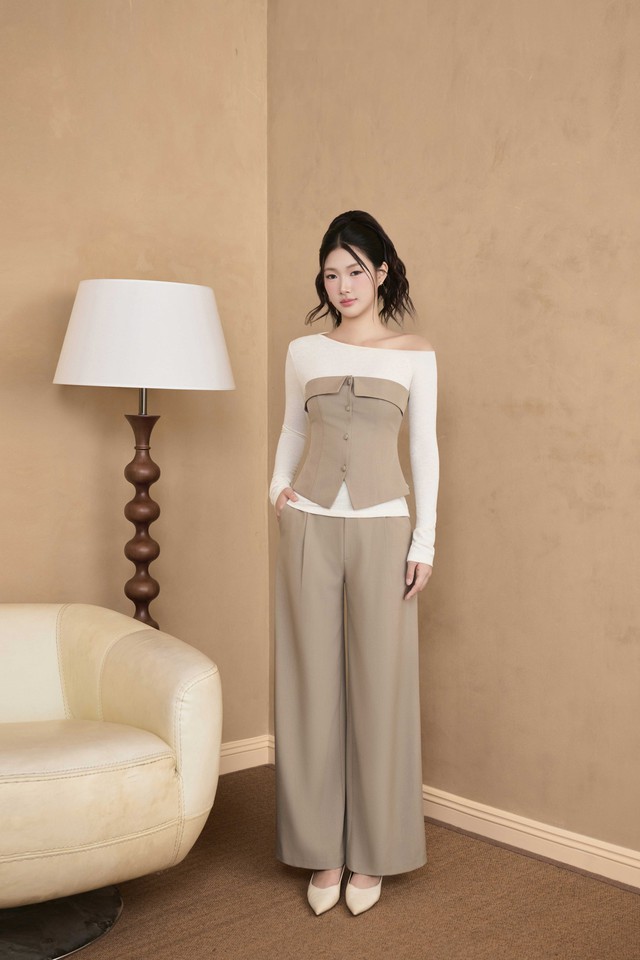 Áo trễ vai mềm mại sánh đôi với sự phóng khoáng của quần ống rộng- Ảnh 6.
