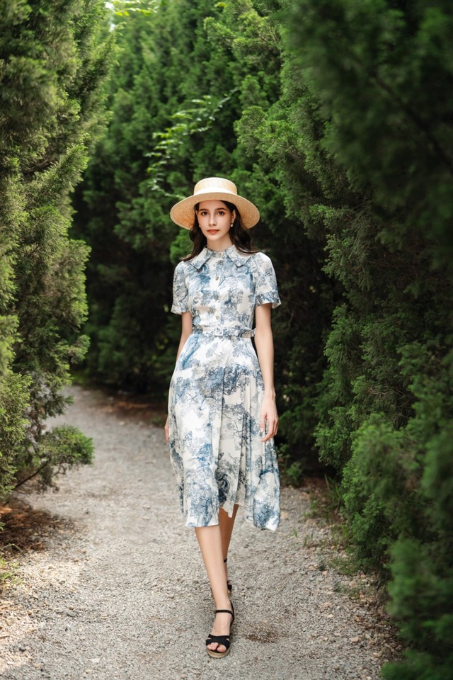 Váy liền thân và mũ cói vành rộng, khí chất nàng thơ- Ảnh 7. Váy liền thân và mũ cói vành rộng, khí chất nàng thơ- Ảnh 7.