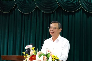 Chủ tịch Cần Thơ đề nghị ngành thuế chia sẻ, tạo điều kiện để doanh nghiệp làm giàu