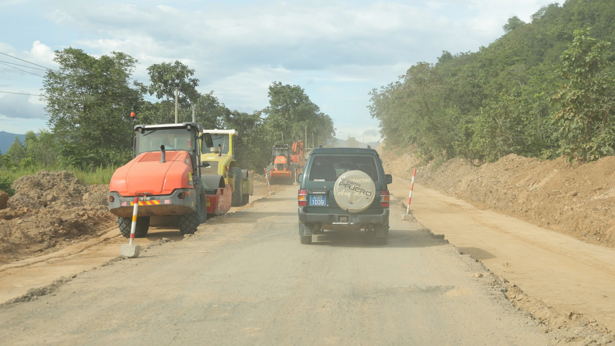 Nâng cấp quốc lộ 28B nối Phan Thiết - Đà Lạt trước Tết Nguyên đán Bính Ngọ - Ảnh 2. Nâng cấp quốc lộ 28B nối Phan Thiết - Đà Lạt trước Tết Nguyên đán Bính Ngọ - Ảnh 2.