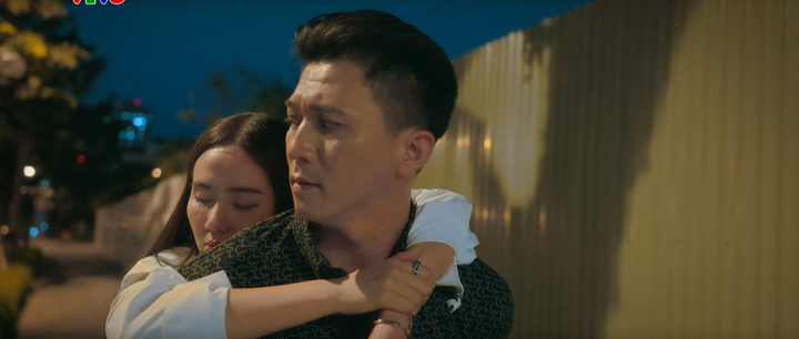 Nam diễn viên người Mường đóng cùng lúc 2 phim giờ vàng đình đám trên VTV là ai?- Ảnh 2.