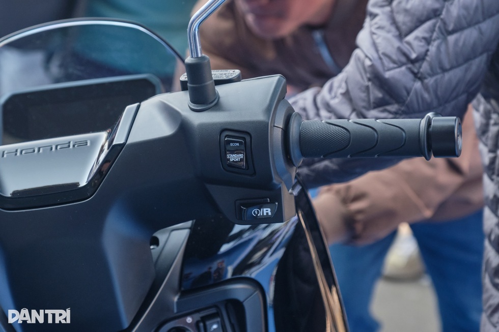 Honda ra mắt xe máy điện mới, mẫu CUV e: chốt giá từ 45 triệu đồng - 6