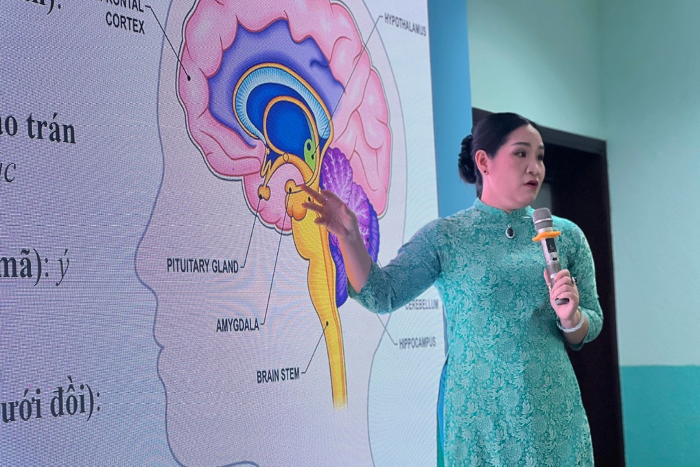 TS nêu quan điểm nuôi con phải lỳ và diễn làm phụ huynh ngạc nhiên - 2