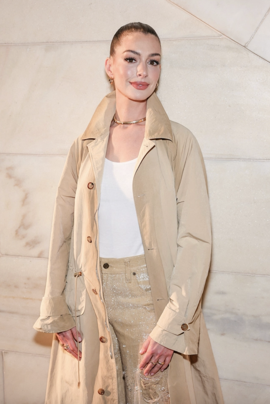 Quảng cáo sản phẩm chống lão hoá của Anne Hathaway gây tranh cãi- Ảnh 10.