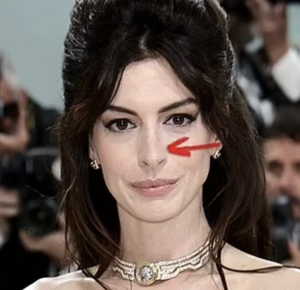 Quảng cáo sản phẩm chống lão hoá của Anne Hathaway gây tranh cãi- Ảnh 12.