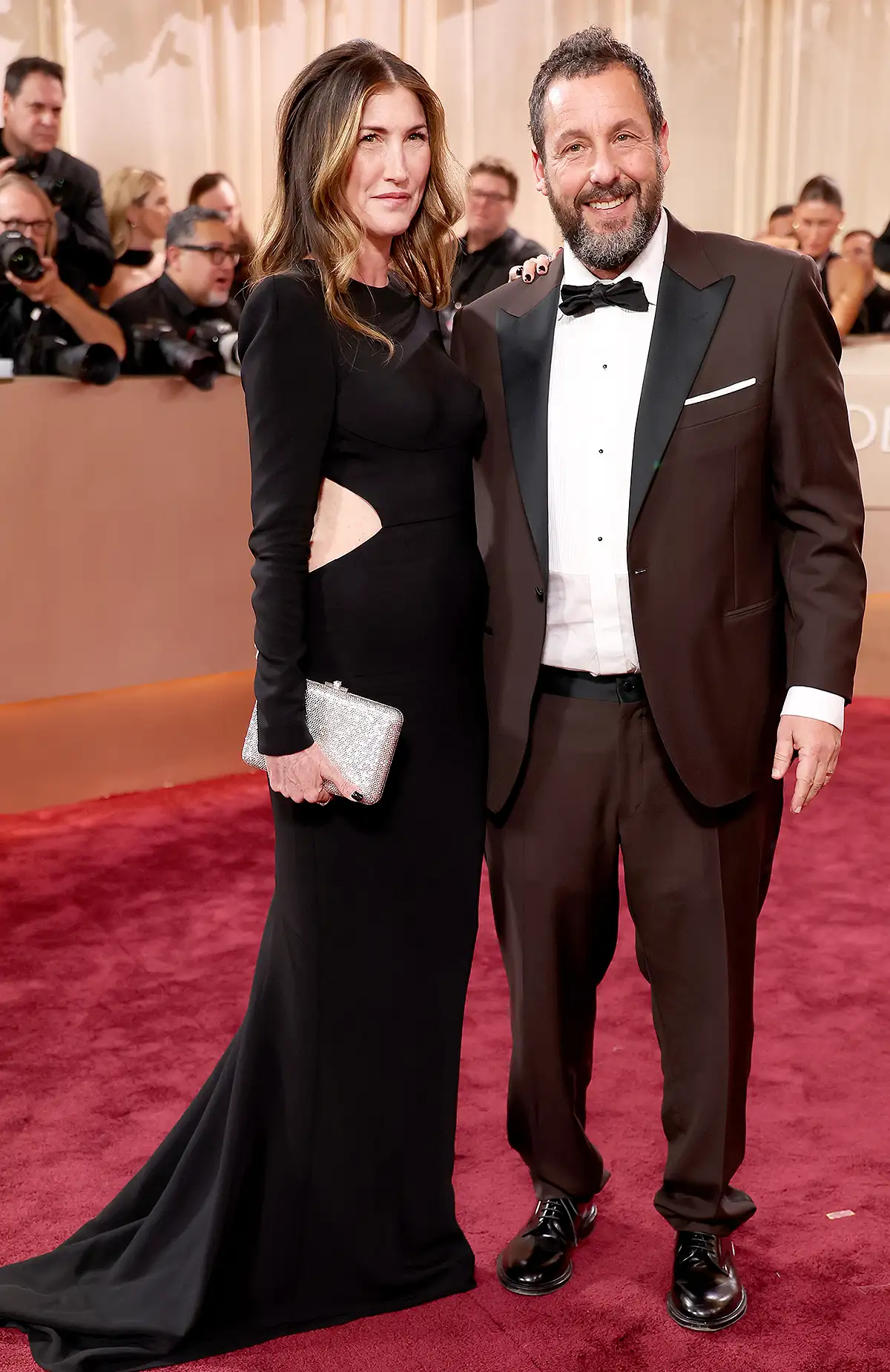 Siêu thảm đỏ Quả Cầu Vàng 2026: Lisa 